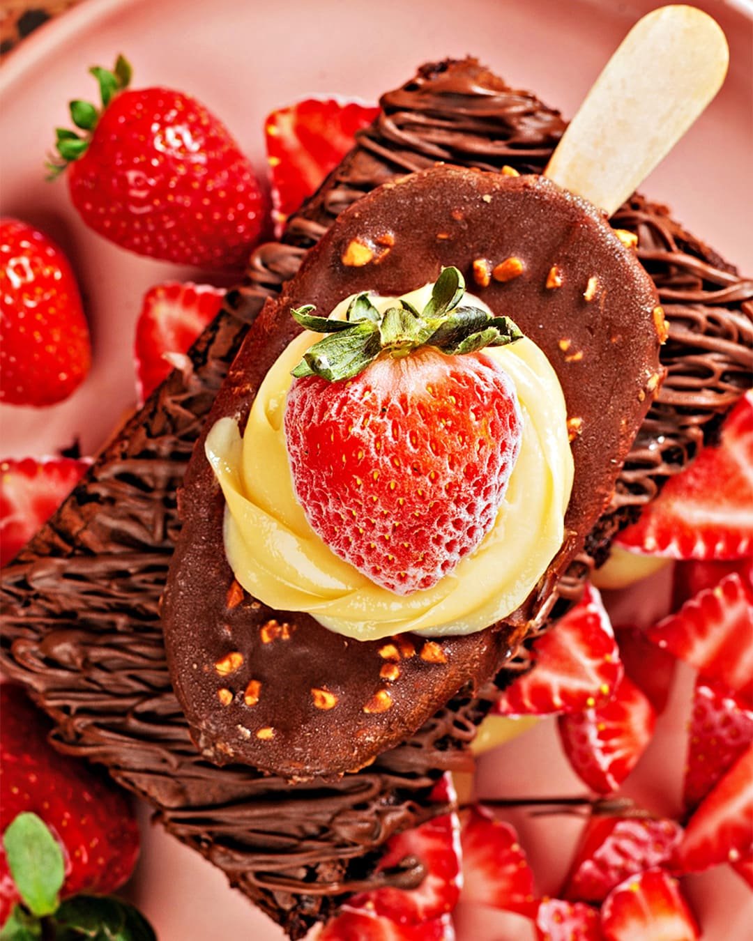 Sobremesa de chocolate e morango